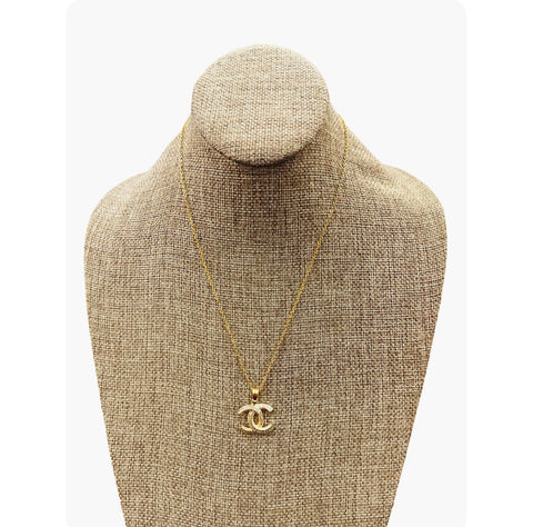 LUXE CC NECKLACE/ PENDANT ( Gold) LUXE CC NECKLACE/ PENDANT ( Gold)