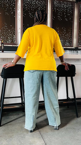 Artisan Knit Floral Appliqué Top 
(Yellow)
