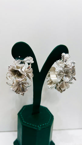 LILLY STATEMENT FLOWER HALF HOOPS EARRINGS (Silver)