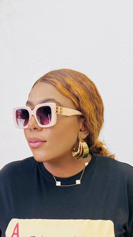 RILEY WOMEN’S FASHION EYEWEAR SUNGLASSES (Nude)