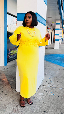 BLOOM SCULPT 3D FLOWER CINCH-BACK SWEATER DRESS (Yellow)