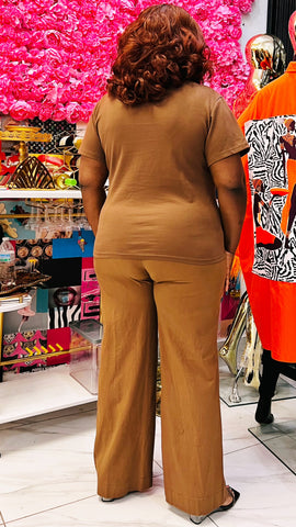 ARTLINE PETAL ROUND NECK TOP (Brown)