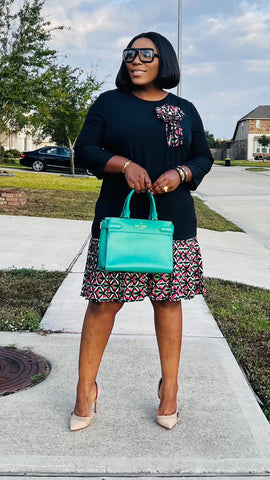 KENDRA MULTI PLEAT/FLOWER PIN DETAILED DRESS (Black)