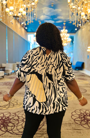 GRACE PLEAT PEARL NECK TOP (Animal print)