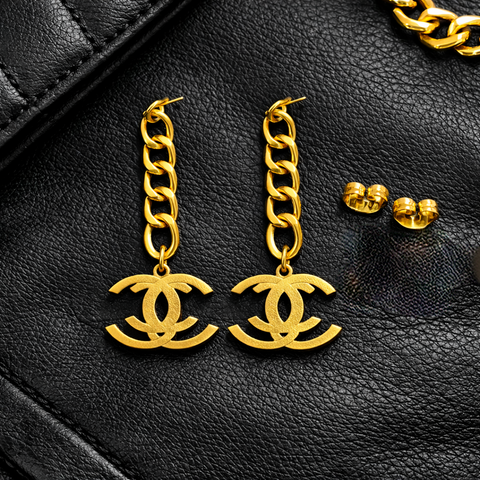 Élan Chain Emblem Drop Earrings