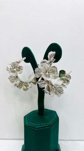 LILLY STATEMENT FLOWER HALF HOOPS EARRINGS (Silver)