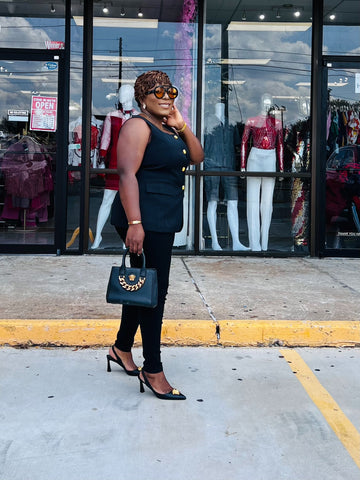 NINA GOLD BUTTON SLEEVE LESS JACKET TOP (Black)