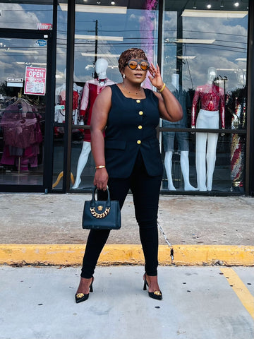 NINA GOLD BUTTON SLEEVE LESS JACKET TOP (Black)