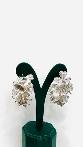 LILLY STATEMENT FLOWER HALF HOOPS EARRINGS (Silver)
