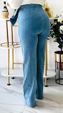 MARCELLA SILVER BUCKLE SIDE BOW WIDE LEG JEANS (Light Wash)
