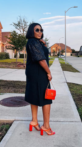 GISELLE PEEKABOO LUXE BOW SHIFT DRESS(BLACK)